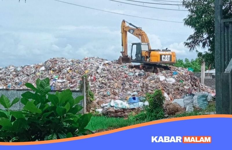 TPS Bintaro Diserbu Sampah! DLH Mataram Gaspol Bersihkan Hingga 120 Ton per Hari