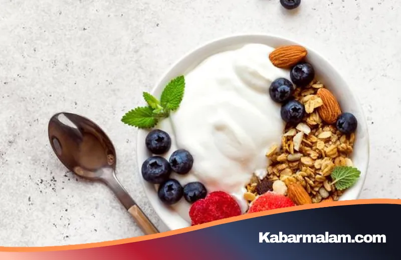 3 Topping Terbaik untuk Greek Yogurt agar Lebih Bernutrisi dan Menyehatkan