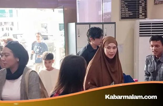 Aksi Humanis di Pengadilan Militer: Cerita Zaskia Adya Mecca Saat Sang Buah Hati Bersaksi dalam Suasana Santai