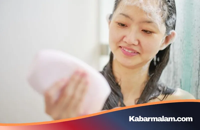 Bebas Ketombe Meski Pakai Helm Tiap Hari? Simak Tips Rahasia dan Cara Keramas yang Benar Menurut Ahli