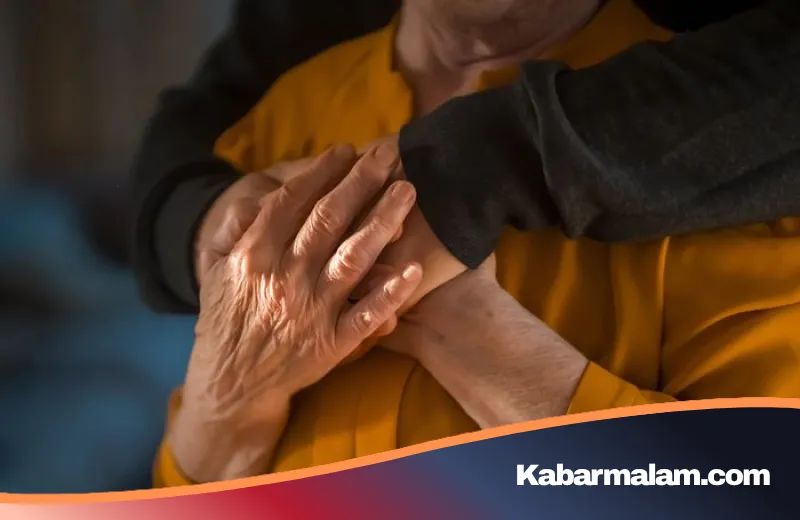 Cinta yang 'Menipu': Kisah Haru Keluarga Gunakan AI demi Jaga Jantung Sang Nenek 80 Tahun