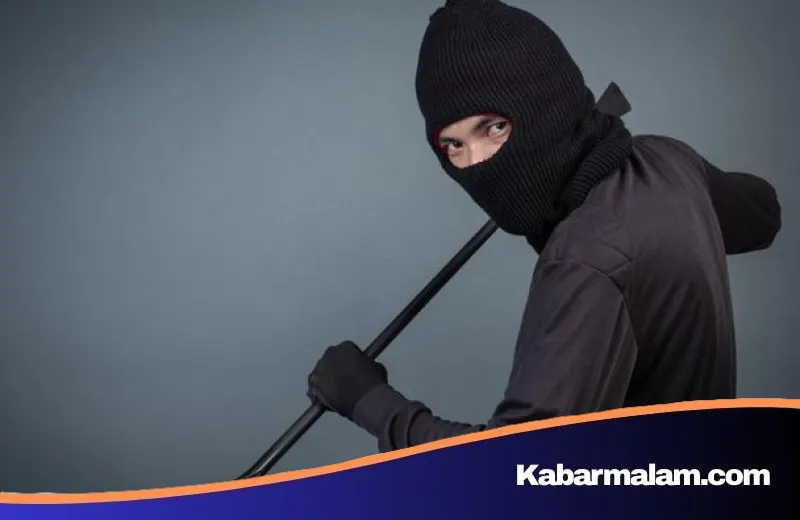 Gagal Total! Maling di Depok Kepergok Warga Saat Bobol Tembok Bengkel Pakai Palu