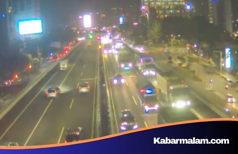 Long Weekend Tiba, Tol Dalam Kota dan Jagorawi Terjebak Kemacetan Parah Hingga Tengah Malam