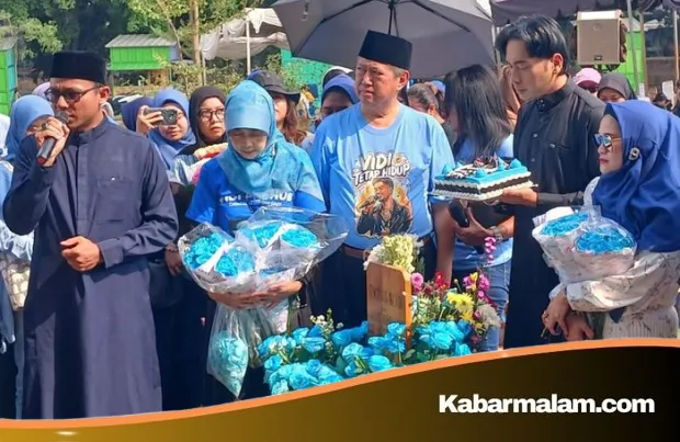 Makam Vidi Aldiano Tak Pernah Sepi Peziarah, Harry Kiss Sampaikan Pesan Haru