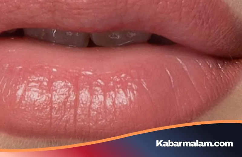 Nostalgia Era 90-an: 5 Rekomendasi Lip Liner Lokal Terbaik untuk Bingkai Bibir yang Presisi