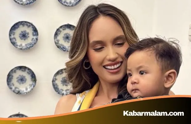 Pesona Aura Keibuan Cinta Laura Saat Gendong Baby Andrew, Sudah Siap Punya Momongan?