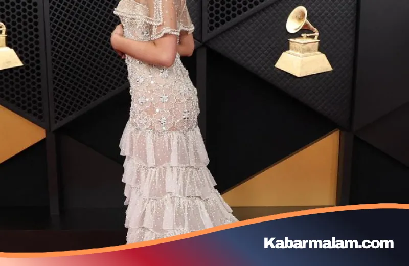 Rahasia Gaya Sabrina Carpenter: Transformasi Sang Diva Hadapi Kendala Tubuh Mungil