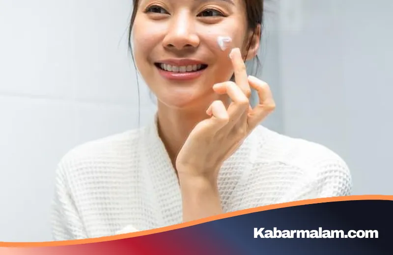Rahasia Wajah Glowing Saat Bangun Tidur: Ikuti 3 Langkah Skincare Malam Sederhana Menurut Ahli