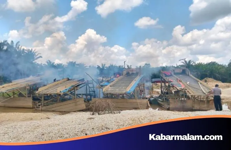 Respons Cepat Laporan Warga, Polres Kampar Hanguskan 6 Rakit Penambangan Emas Ilegal