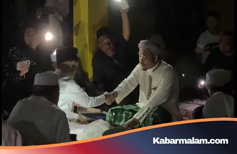 Tak Terduga! Listrik Padam Saat Resepsi, Pernikahan di Malaysia Ini Malah Berubah Jadi Candle Light Dinner Super Romanti