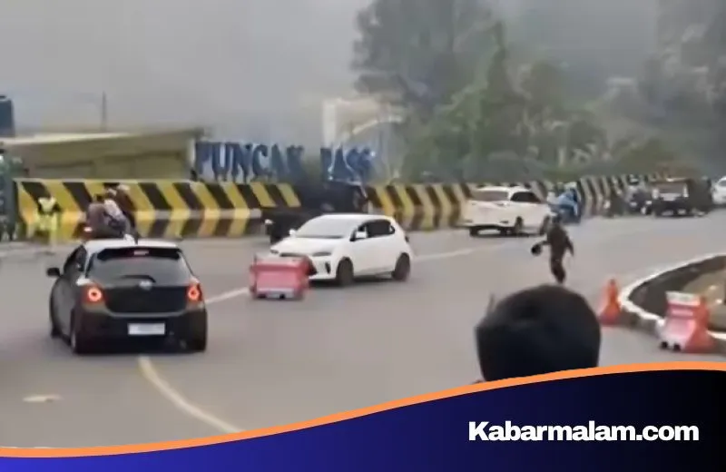 Aksi Penghadangan Mobil LCGC di Puncak Pass Viral, Diduga Hindari Kejaran Debt Collector
