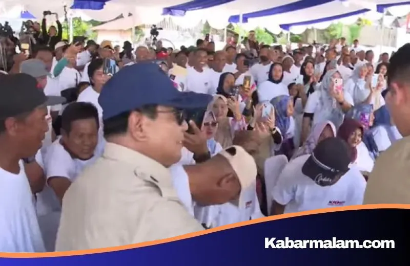Aksi Spontan Presiden Prabowo: Minta Paspampres Menepi Demi Salami Warga Gorontalo