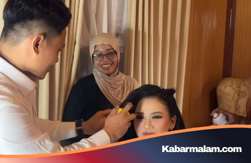 Bikin Baper! Viral Aksi Penata Rambut Reval Alip yang Tata Sendiri Rambut Istri di Hari Pernikahan