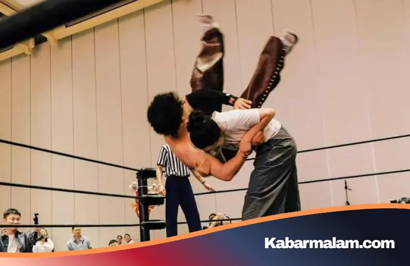 Duel Maut di Atas Ring: Saat Pelaminan Mewah Berganti Menjadi Arena Gulat Profesional