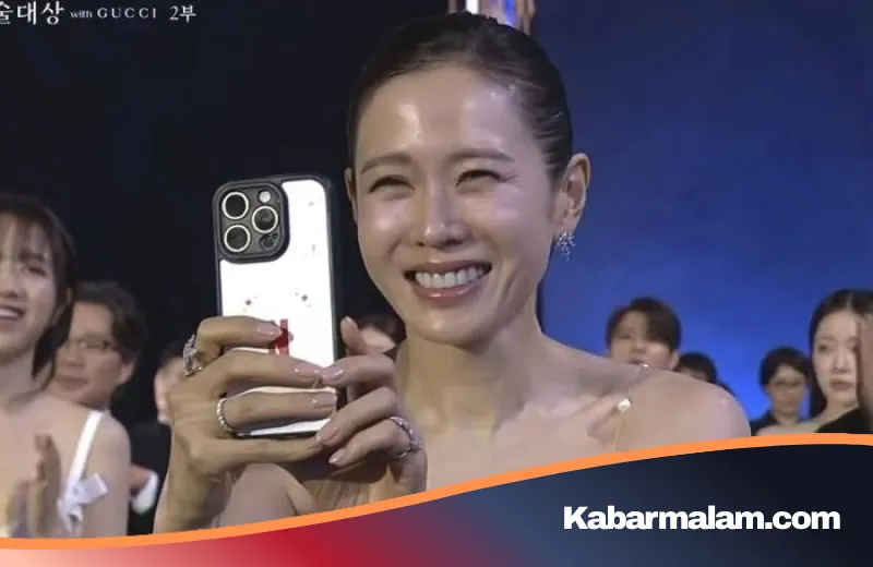 Gemas! Son Ye Jin Jadi 'Fangirl' Nomor Satu Saat Hyun Bin Sabet Piala di Baeksang Awards 2026