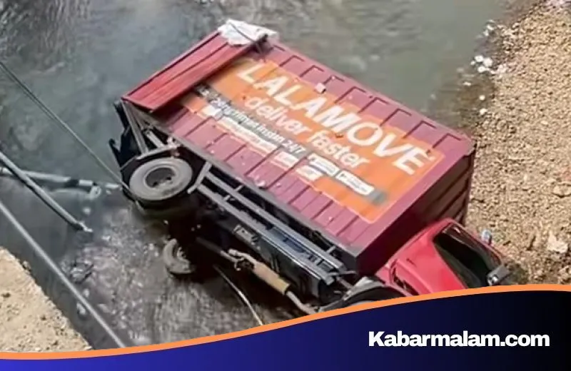 Insiden Truk Bermuatan Bahan Kimia Terjun ke Sungai di Cigudeg, Dipicu Kabel Gas Putus saat Menanjak