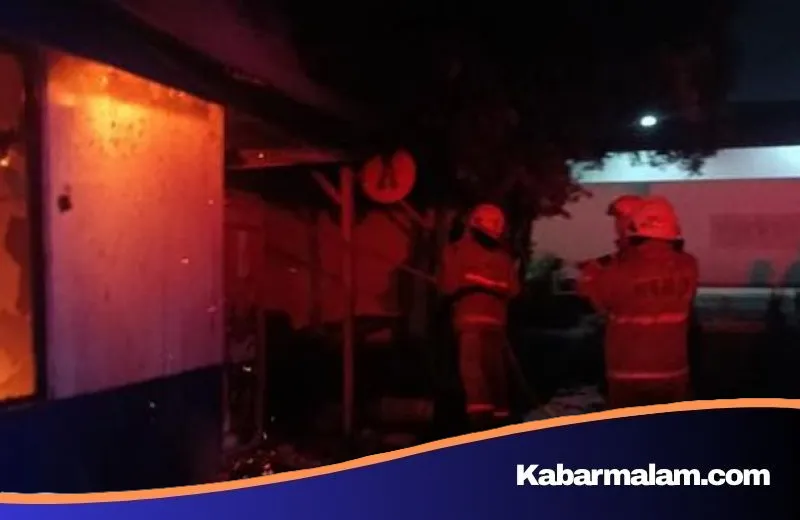 Kebakaran Melanda Pos Jaga Satpas SIM Daan Mogot, Damkar Bergerak Cepat Padamkan Api