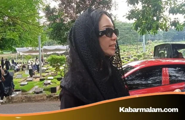 Kisah Haru Bunga Zainal Lepas Kepergian Ayah: Perjuangan Lawan Kanker hingga Hilang Suara