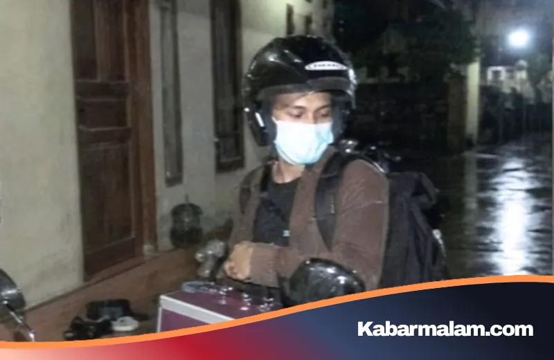 Kisah Inspiratif Ari Izam: Dari Ditolak Satpam Karena Naik Motor, Kini Jadi MUA Sukses Bergelimang Prestasi