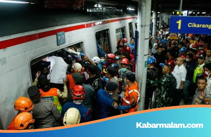 Menguak Sisi Medis Evakuasi Kereta Bekasi: Alasan di Balik Pemberian Infus dan Bius di Lokasi
