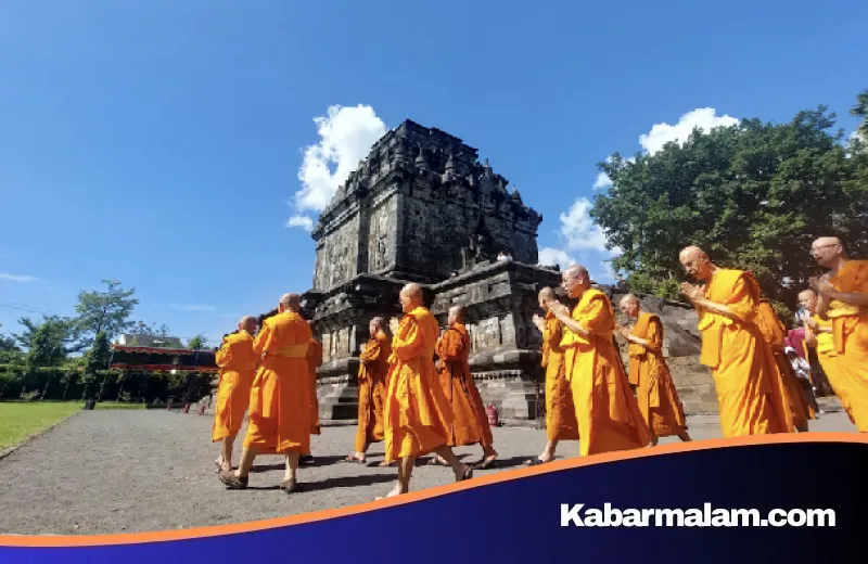 Menjelajahi Tradisi Pindapata Waisak 2026: Jadwal Lengkap dan Makna Mendalam di Baliknya