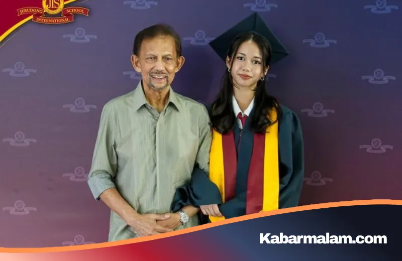Potret Low Profile Sultan Brunei di Wisuda Putri Ameerah, Netizen: Kirain Bapak-Bapak Biasa!