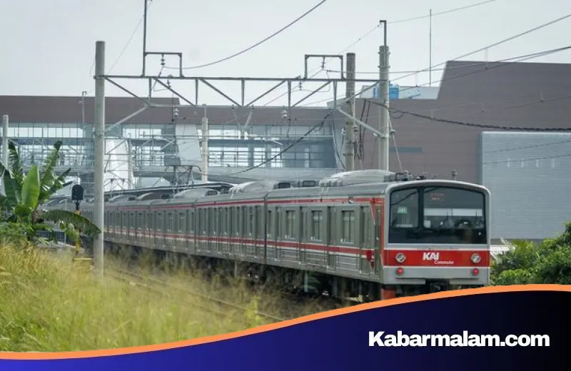 Sambaran Petir Lumpuhkan KRL Green Line: AC Mati dan Penumpang Menumpuk di Jam Pulang Kantor