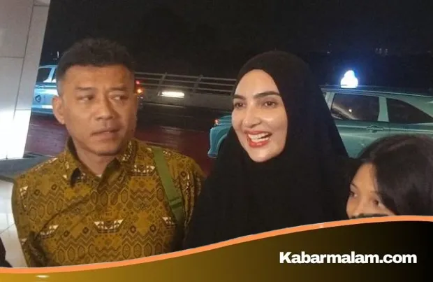 Tangis Haru Arsy Hermansyah Melepas Anang dan Ashanty Berangkat Haji: 'Takut Bunda Gak Tenang'