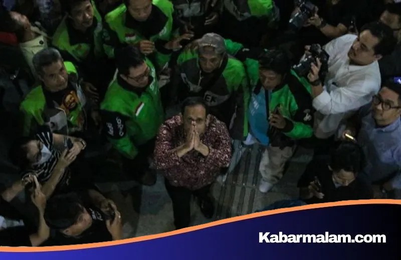 Tangis Haru di Balik Tuntutan 18 Tahun: Momen Nadiem Makarim Berpelukan dengan Driver Ojol