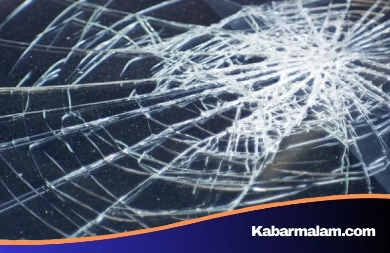 Tragedi Berdarah di Bangkok: Kereta Barang Hantam Bus Hingga Terbakar, 8 Nyawa Melayang
