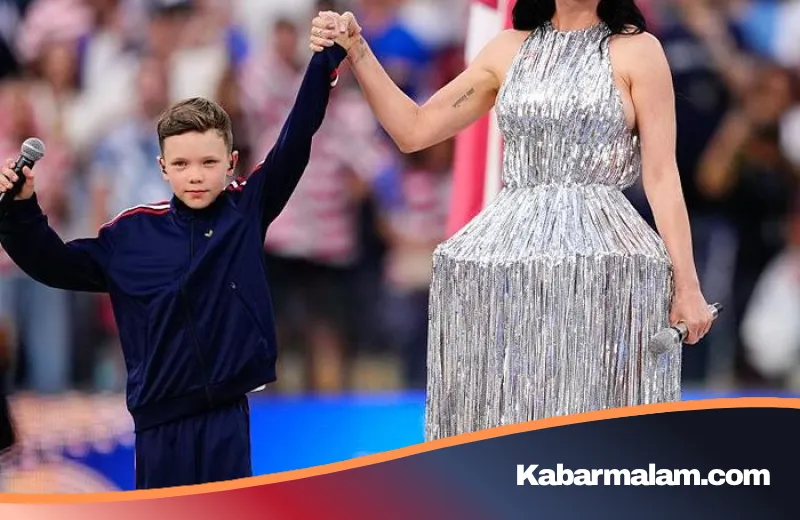 Gaya Eksentrik Katy Perry di Piala Dunia 2026: Mahakarya Stella McCartney atau 'Kap Lampu' Berjalan?