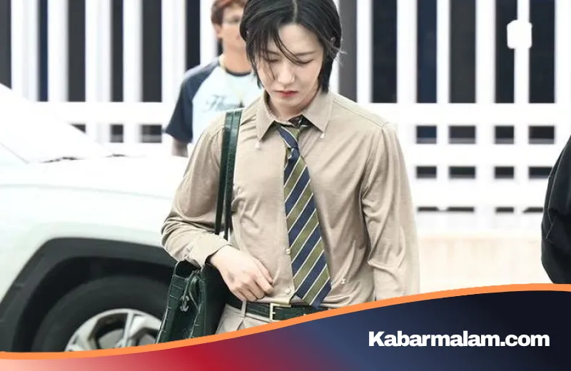 Gaya Ikonik Renjun NCT di Bandara Incheon: Paduan Saint Laurent dan Chanel yang Tuai Diskusi Hangat