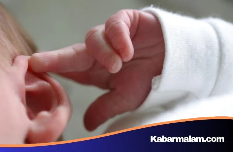 Geger Penemuan Bayi di Lapangan Basket Bogor: Ditinggal dalam Kardus Lengkap dengan Popok