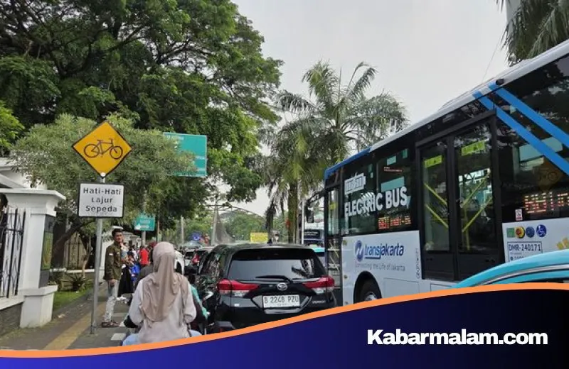 HUT DKI Jakarta ke-499: Akses Menuju TM Ragunan Lumpuh, Antrean Kendaraan Mengular 1,5 KM