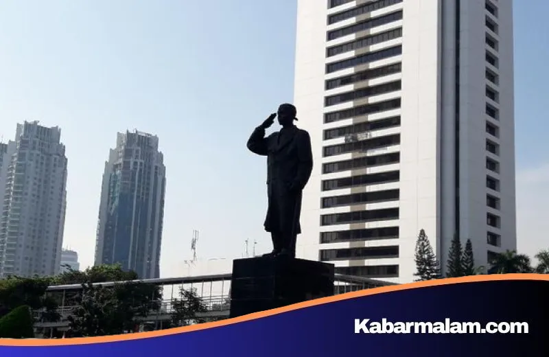 Ikonik! Patung Jenderal Sudirman Tetap Tegak di Dukuh Atas, Jadi Mahkota Jembatan 'Donat'