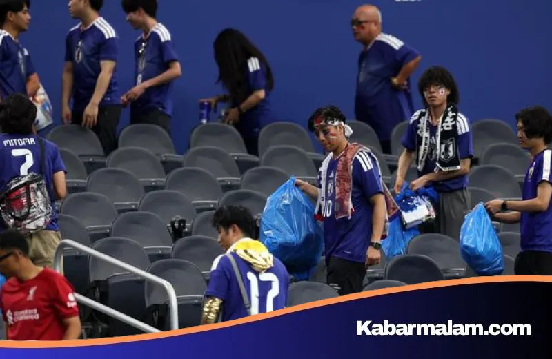 Ironi di Balik Kantong Sampah: Mengapa Aksi Bersih-bersih Suporter Jepang Tuai Kritik Tajam?