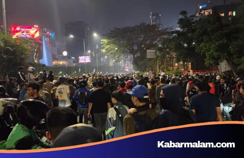 Kondisi Terkini Tosari: Mahasiswa Mulai Tarik Diri, Kelompok Massa Tanpa Almamater Masih Bertahan di Sudirman
