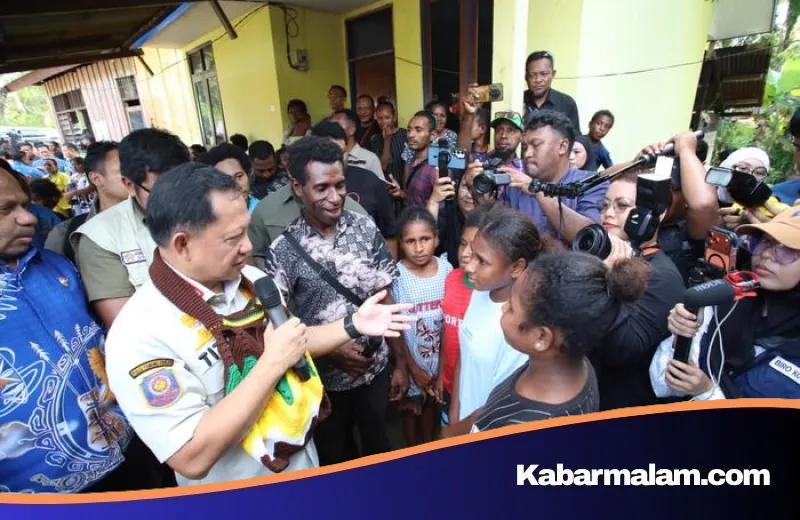 Mendagri Tito Karnavian Kawal Bedah Rumah di Papua: Misi Kemanusiaan Presiden Prabowo di Ufuk Timur