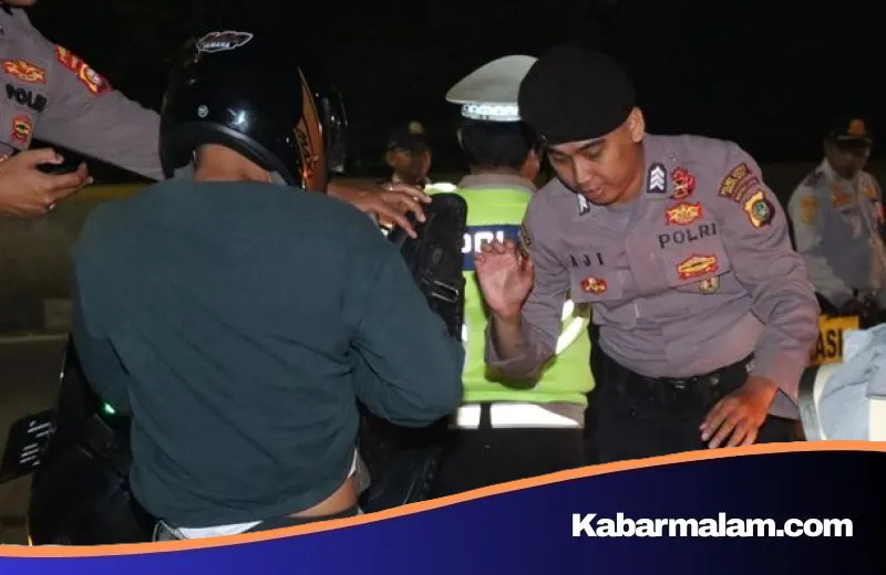 Operasi Senyap Dini Hari di Jakarta Barat: 4 Pria Tak Berkutik Saat Kedapatan Bawa Sabu dan Tramadol
