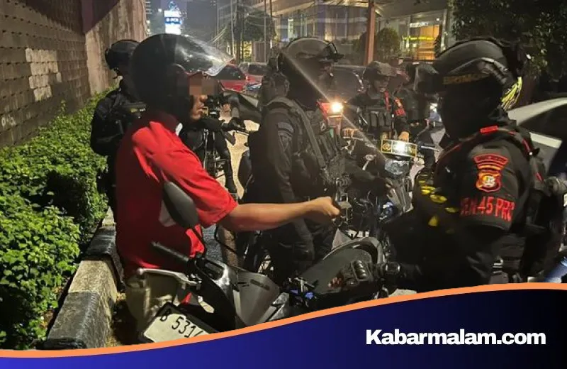 Patroli Dini Hari di Pancoran: Tim Patra Ringkus Tiga Terduga Maling Motor yang Kedapatan Bawa Narkoba