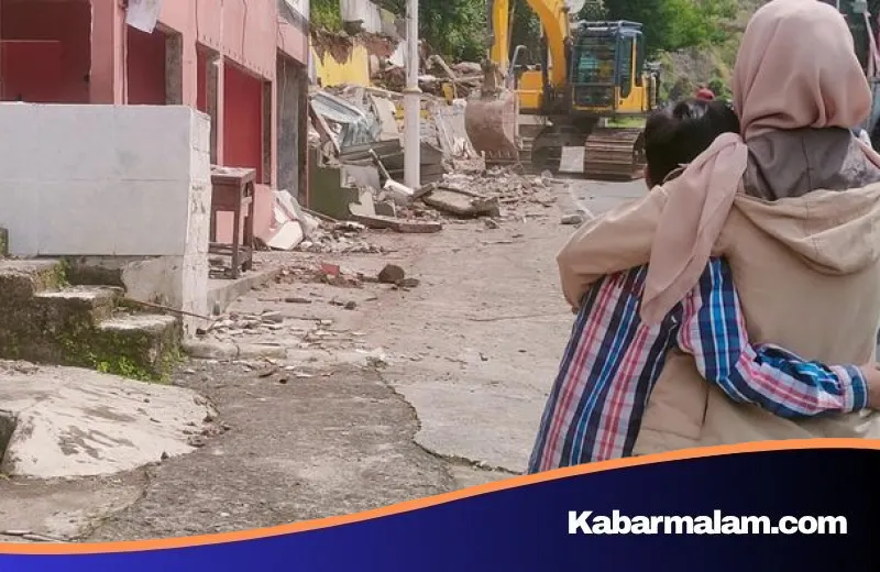 Penertiban Jalur Puncak Cianjur: Ratusan Kios Ilegal di Rest Area Segar Alam Diratakan Petugas