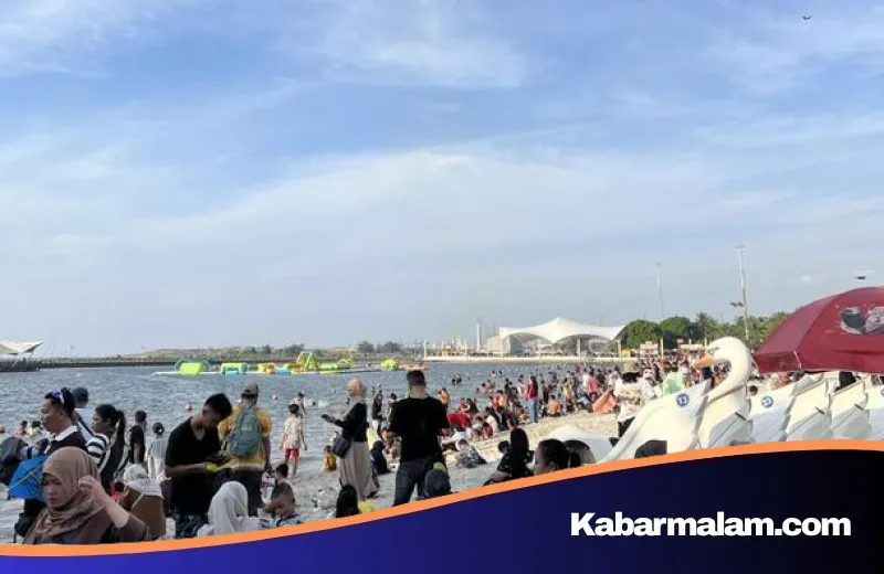 Pesona Senja di Ancol: Ribuan Warga Jakarta Padati Kawasan Pantai demi Tiket Gratis Tahun Baru Islam