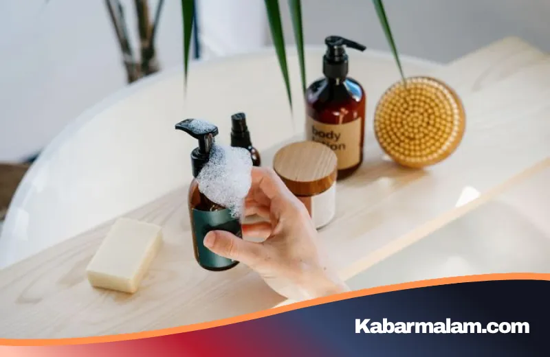 Sabun Batang vs Sabun Cair: Mana yang Paling Ideal untuk Kesehatan Kulit Anda?