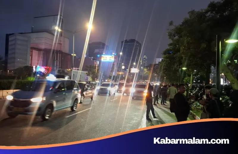 Sampaikan 11 Tuntutan Khusus, Massa Mahasiswa di Dukuh Atas Akhiri Aksi dan Membubarkan Diri