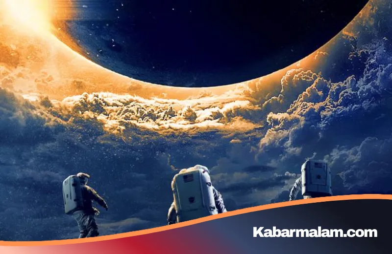 Sinopsis Moonfall: Misi Nekat Halle Berry Selamatkan Dunia dari Kejatuhan Bulan