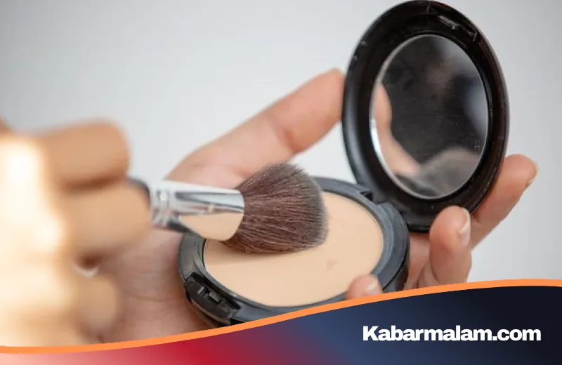 Tampil Memukau di Momen Spesial: 5 Rekomendasi Bedak Glowing untuk Wisuda dan Kondangan