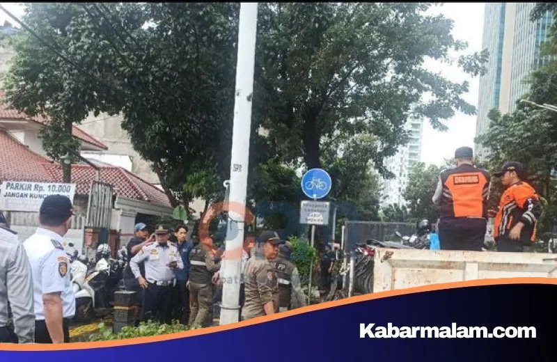Tindak Tegas Parkir Liar di Senopati, Sudinhub Jaksel Angkut Belasan Kendaraan dan Amankan 'Pak Ogah'