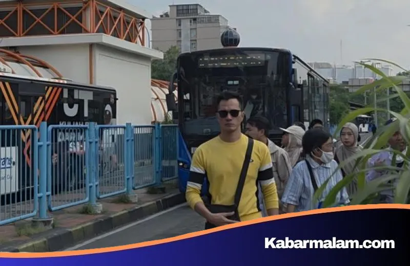Wacana Kenaikan Tarif Transjabodetabek: Warga Mengeluh Beban Ekonomi Semakin Menghimpit