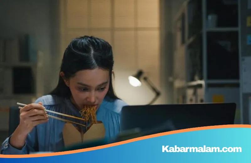 Hati-Hati, Kebiasaan Makan Berat Larut Malam Diam-Diam Bisa Merusak Fungsi Ginjal Anda